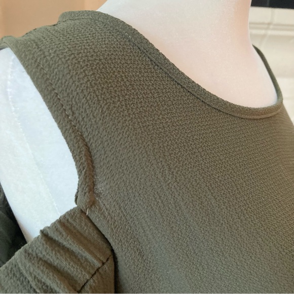 Olive Green Cold Shoulder Top Long Sleeve Blouse Flowy Size Small S - Picture 6 of 11